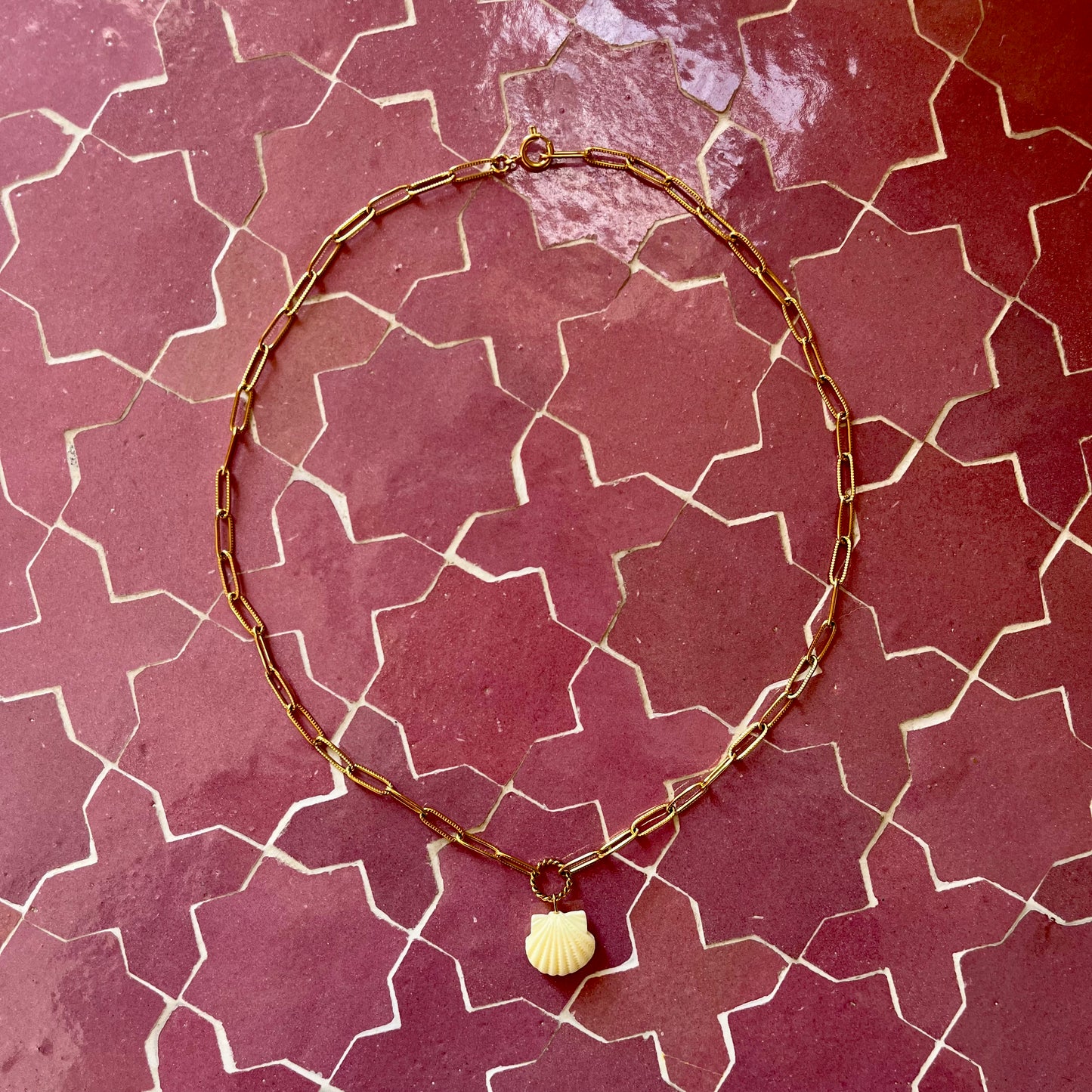 COLLIER SHELL ME MORE