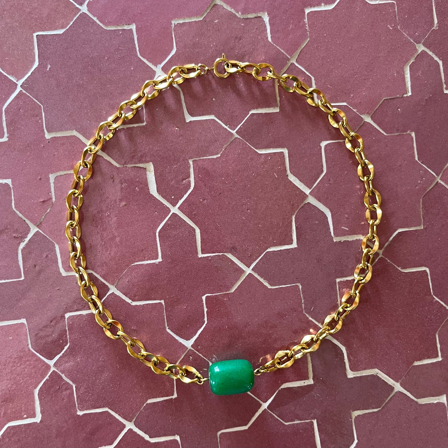 COLLIER GREEN LIGHT