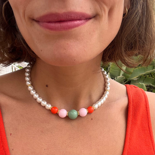 COLLIER QUEEN