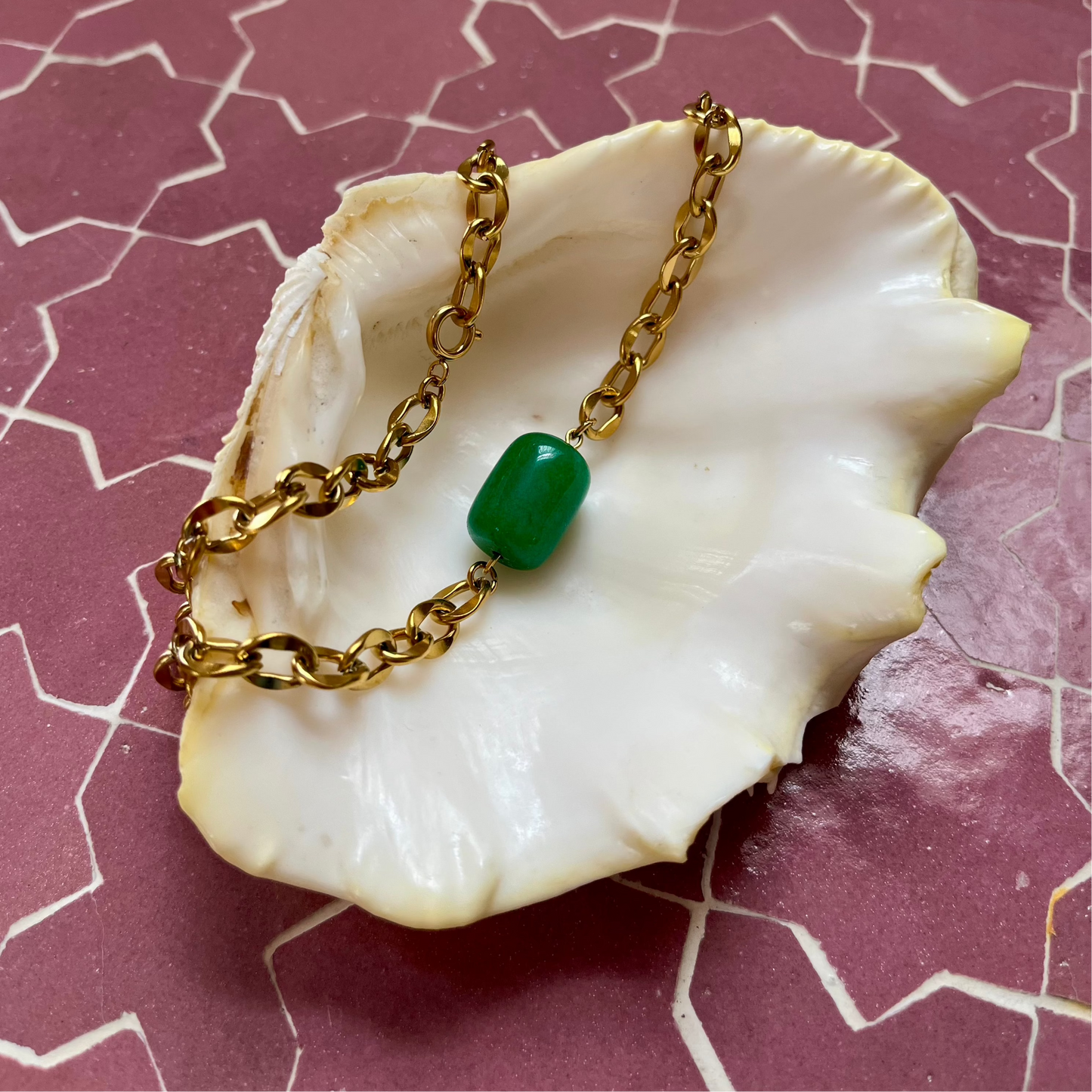 COLLIER GREEN LIGHT