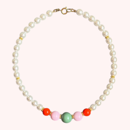 COLLIER QUEEN